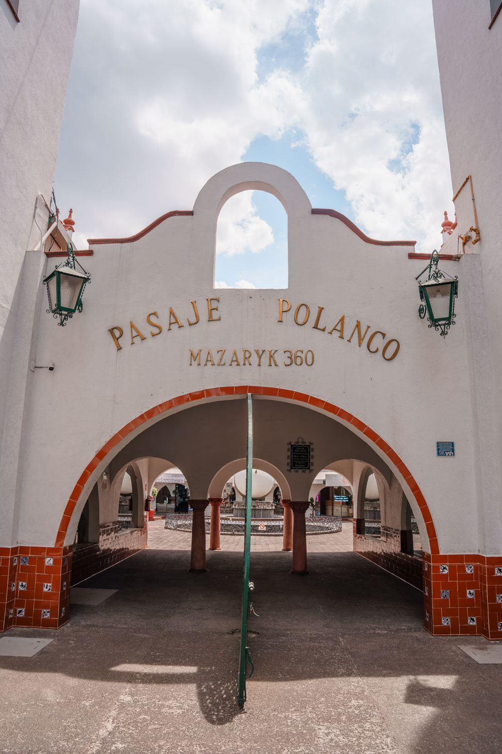 Pasaje Polanco Shopping Centre.