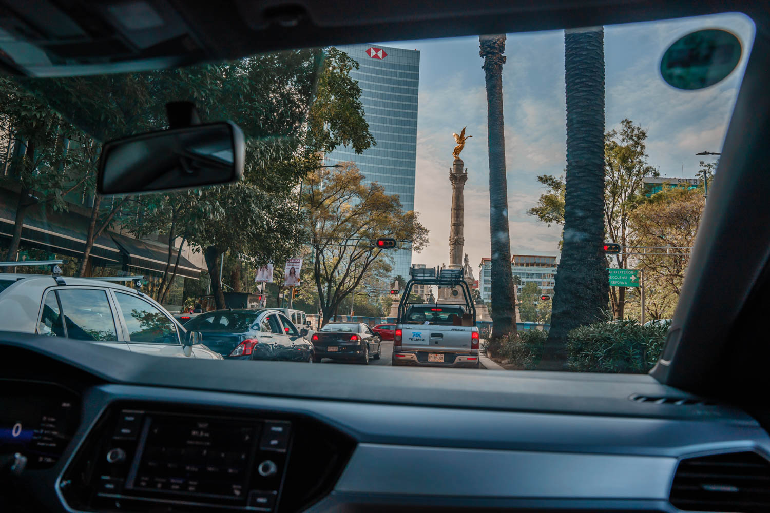 Blogger Robin is renting a car in Mexico City